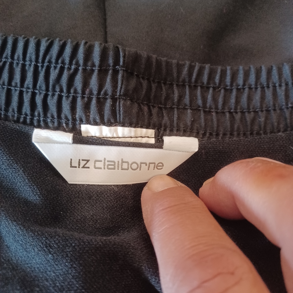 Liz Claiborne Shorts - Picture 3 of 5